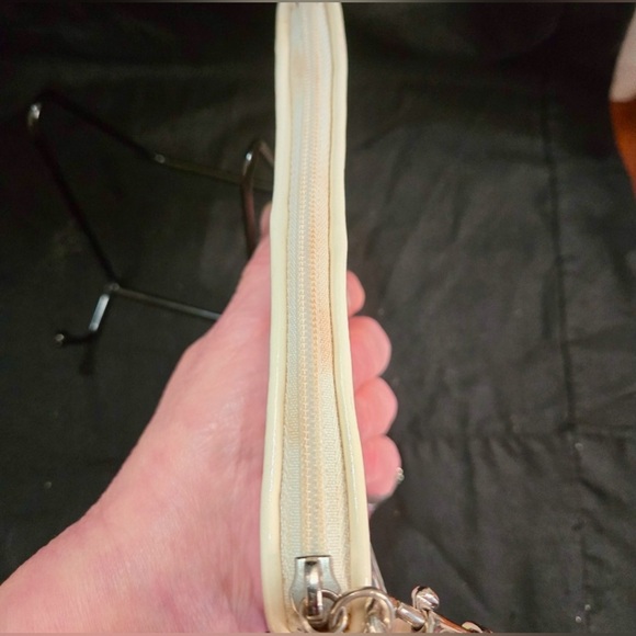 Coach VGUC Opt Art Sateen Wristlet w/Charms - Picture 4 of 6